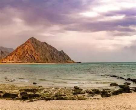 گردنه عشاق هرمزگان تابلویی بی‌بدیل میان دریا و صخره