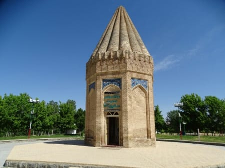 آرامگاه حیقوق نبی؛ بنای باشکوه عهد سلجوقی در تویسرکان