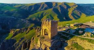 قلعه ضحاک هشترود؛ راهنمای بازدید از دژ تاریخی آذربایجان